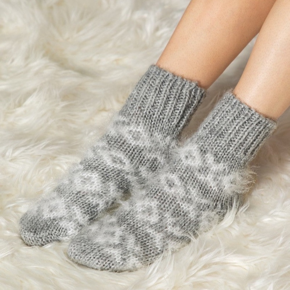 Cozy Gray Patterned Socks NWT